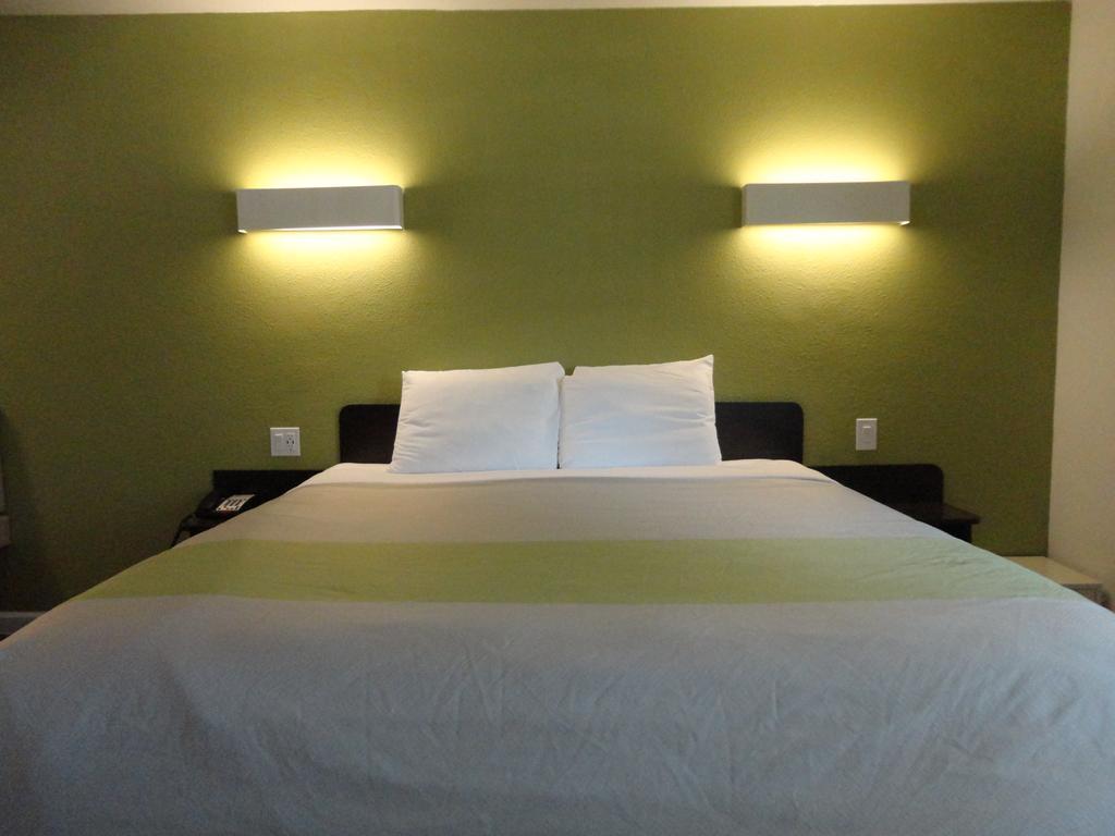 מונטריי Fisherman'S Cove Inn מראה חיצוני תמונה