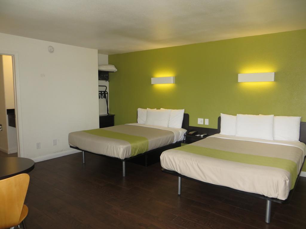 מונטריי Fisherman'S Cove Inn מראה חיצוני תמונה